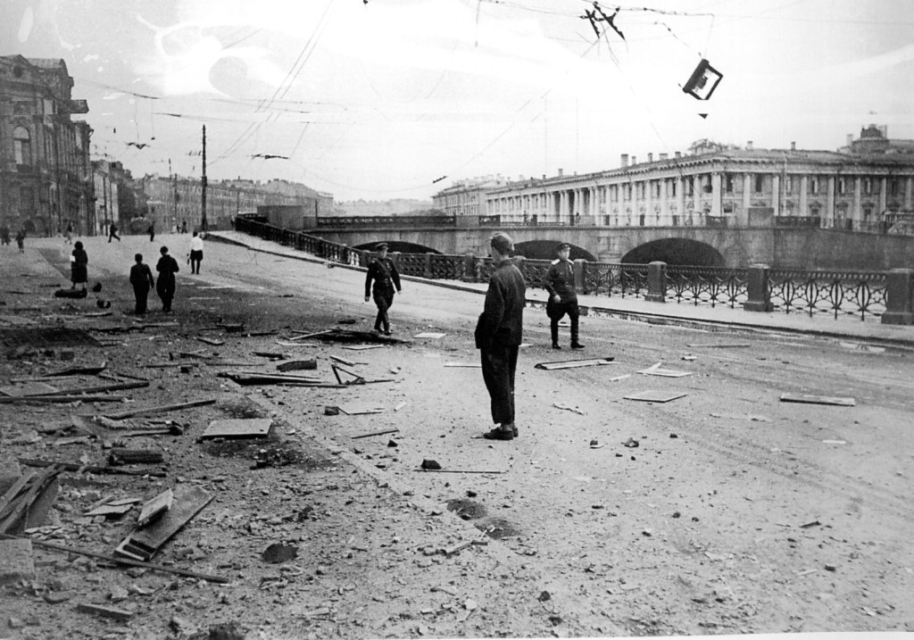 Блокадный Ленинград, Аничков мост